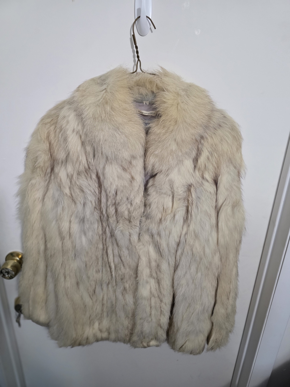 Gorgeous Silver & Cream Genuine SAGA Fox Fur Coat Size L
